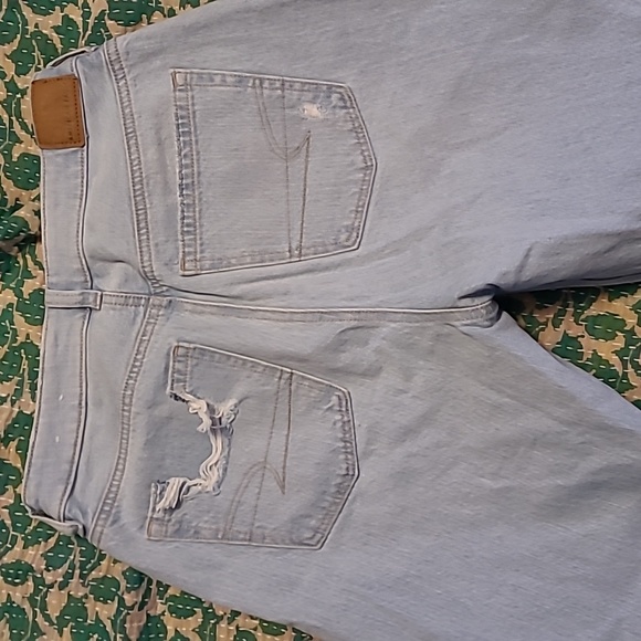 Distressed jeans - Picture 3 of 4